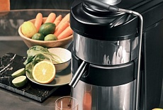 Профессиональные Центробежные Соковыжималки в HoReCa: Стратегический Обзор, Технологии и Экономическая Обоснованность