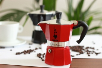 Гейзерная кофеварка Bialetti Moka Express красная на 3 порции 4942 2