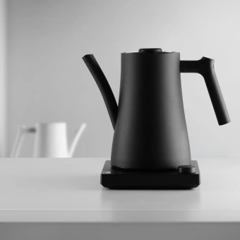 Чайник электрический Varia AURA 1.5 л с PID-контроллером с точной настройкой температуры, черный