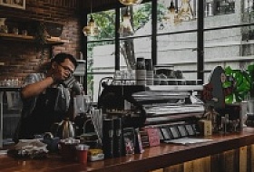 Влияние операционных ошибок бариста на бизнес-показатели кофейни