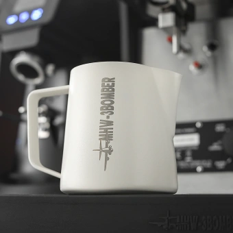 Питчер для молока MHW-3BOMBER Latte Art Pitcher 5.0 White, 500 мл – профессиональный питчер для латте-арта с носиком Crocodile Spout, P5020W
