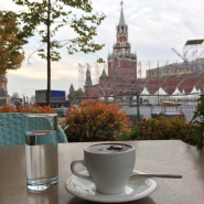 Топливо для народа: какой кофе пьют в Москве и когда его покупают чаще. И как в Санкт-Петербурге…