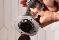 Аналитический отчет: AeroPress Premium Glass & Metal — Эволюция легенды в стекле и металле