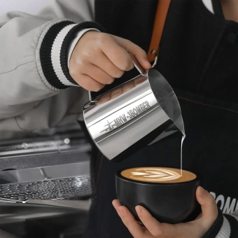 Питчер для молока MHW-3BOMBER Latte Art Pitcher 5.0 500 мл Glossy Grey блестящий молочник для латте-арт, капучино и кофе P5002S