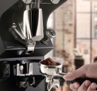 Mythos — кофемолка, разработанная для воплощения новой идеи точности и контроля.