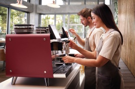 Как суперавтоматическое кофейное оборудование экономит ваши деньги и время