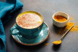 Может ли щепотка куркумы, добавленная в чёрный кофе, помочь при ожирении печени? 