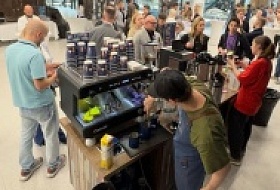 Эволюция сервисных моделей на рынке кофемашин: Стратегическое руководство по аренде для бизнеса и HoReCa