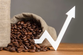 Фьючерсы на кофе выросли более чем на 5 % на обоих рынках, поскольку цены на арабику достигли максимума с февраля