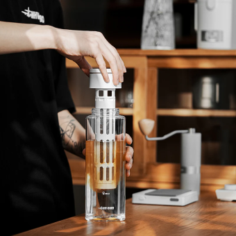 Бутылка для приготовления холодного кофе MHW-3BOMBER Ice Core Cold Brew Kettle, белая, CE6167W-OS (4)