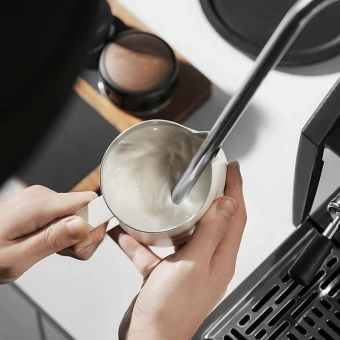 Питчер для молока MHW-3BOMBER GT Milk Pitcher 600 мл Matte White – профессиональный молочник для латте-арт, идеальной микропены и кофеен P5181
