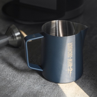 Питчер молочник для капучино и латте MHW-3BOMBER Milk Pitcher 5.0, прусский синий, 500 мл, P5014MB (5)