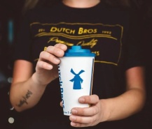 Сеть Dutch Bros превысила 600 кофеен в США во втором квартале