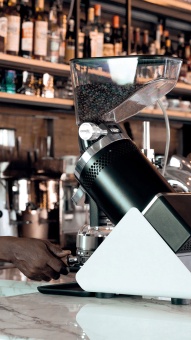 Кофемолка для эспрессо Ceado E37Z-Barista RS, жернова с титановым напылением 83 мм, цвет черный