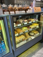 Витрина и прилавок кофейни. Как оформить чтобы продавать больше