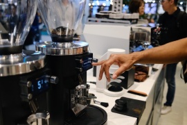 Mahlkönig сотрудничает с La Marzocco для запуска системы синхронизации помола Grind-by-Sync.