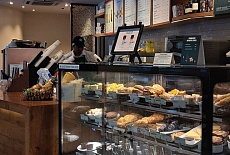 Витрина и прилавок кофейни. Как оформить чтобы продавать больше