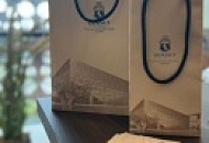 Известный итальянский обжарщик Dersut Coffee и бумажная фабрика Favini запустили пакеты для покупок, сделанные из остатков обжарки кофе