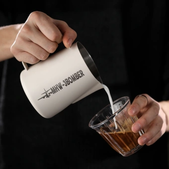 Питчер для молока MHW-3BOMBER Milk Frothing Pitcher 3.0 White, 600 мл – профессиональный питчер для латте-арта из нержавеющей стали SUS304, P3013W